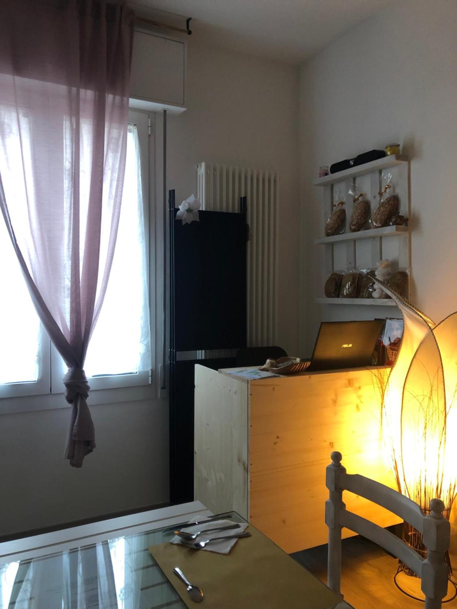 R&B Midora Modena Panzió Kültér fotó