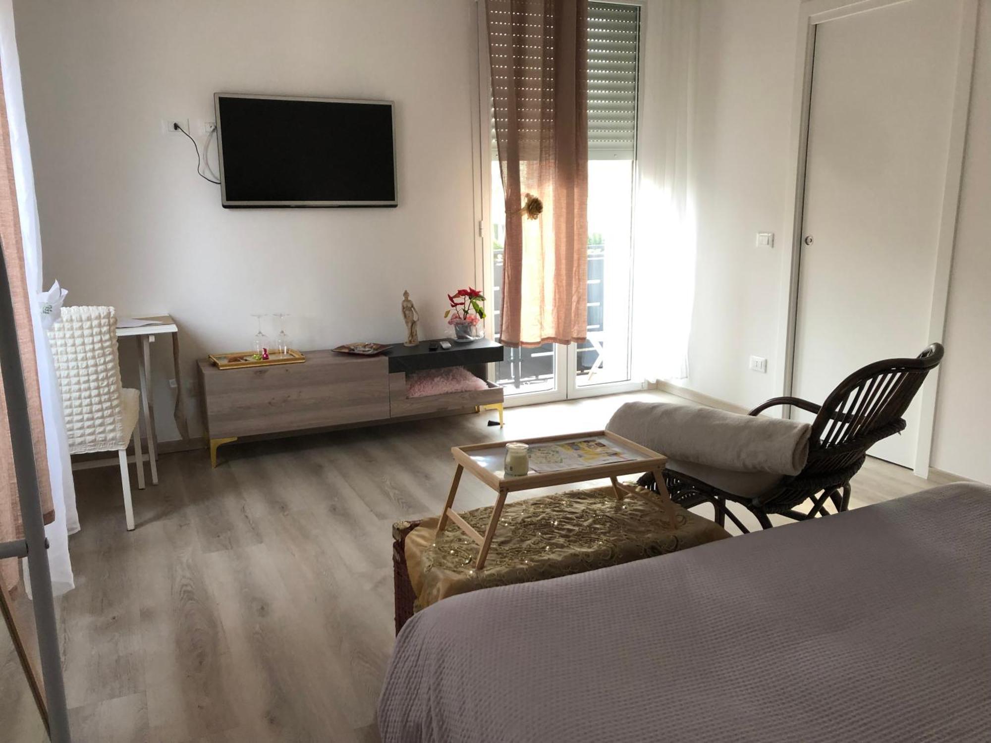 R&B Midora Modena Panzió Kültér fotó