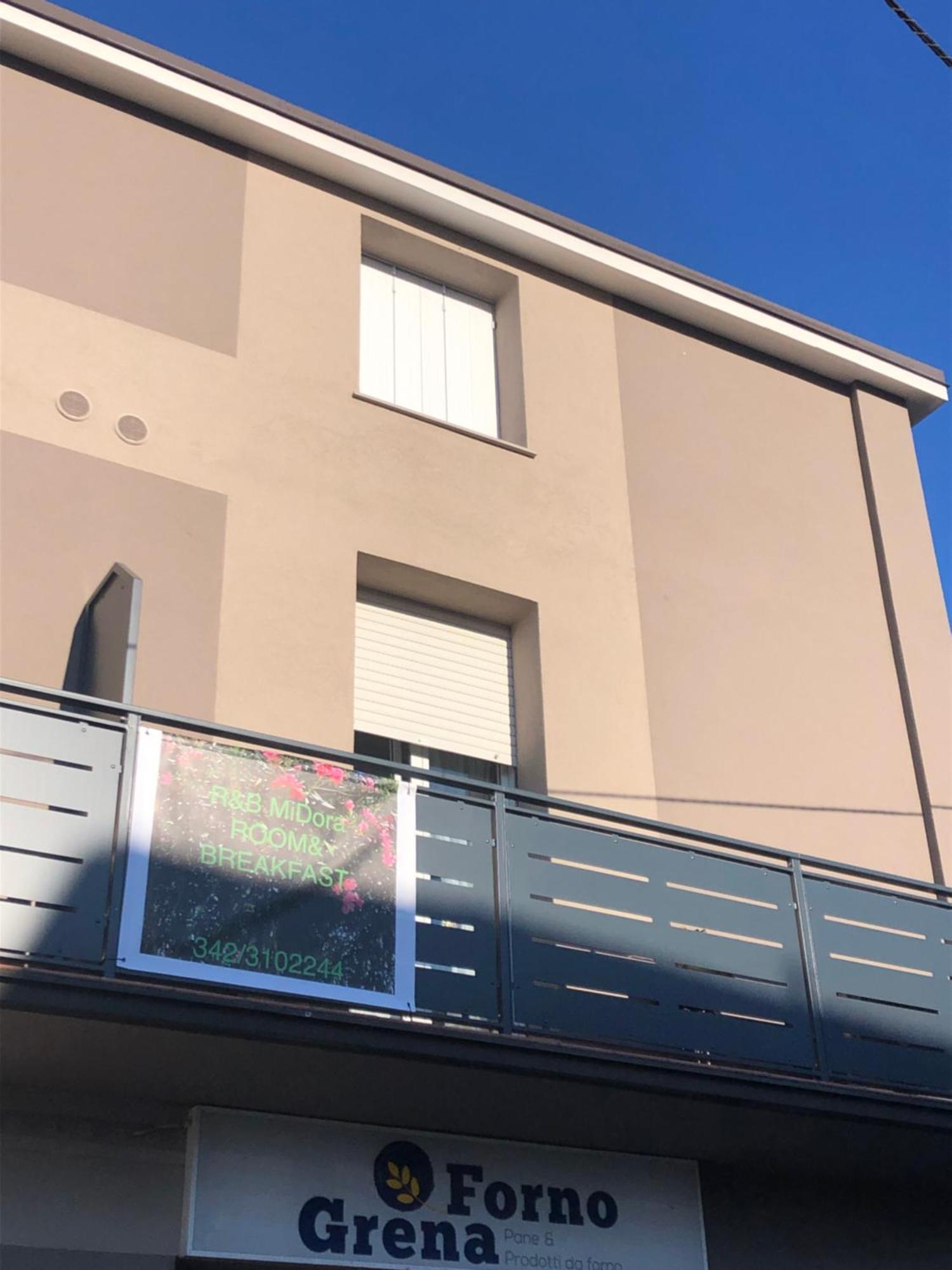 R&B Midora Modena Panzió Kültér fotó