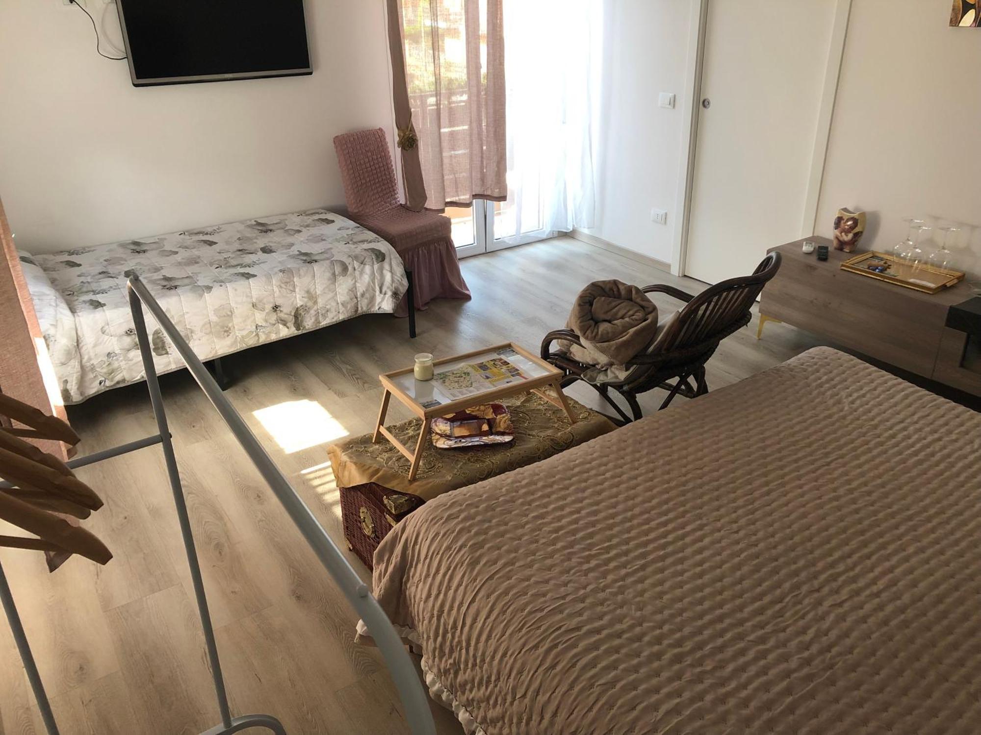 R&B Midora Modena Panzió Kültér fotó